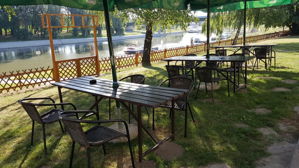 Amstel Hattyu Panzio -Erintesmentes Bejelentkezes Gyor Bagian luar foto