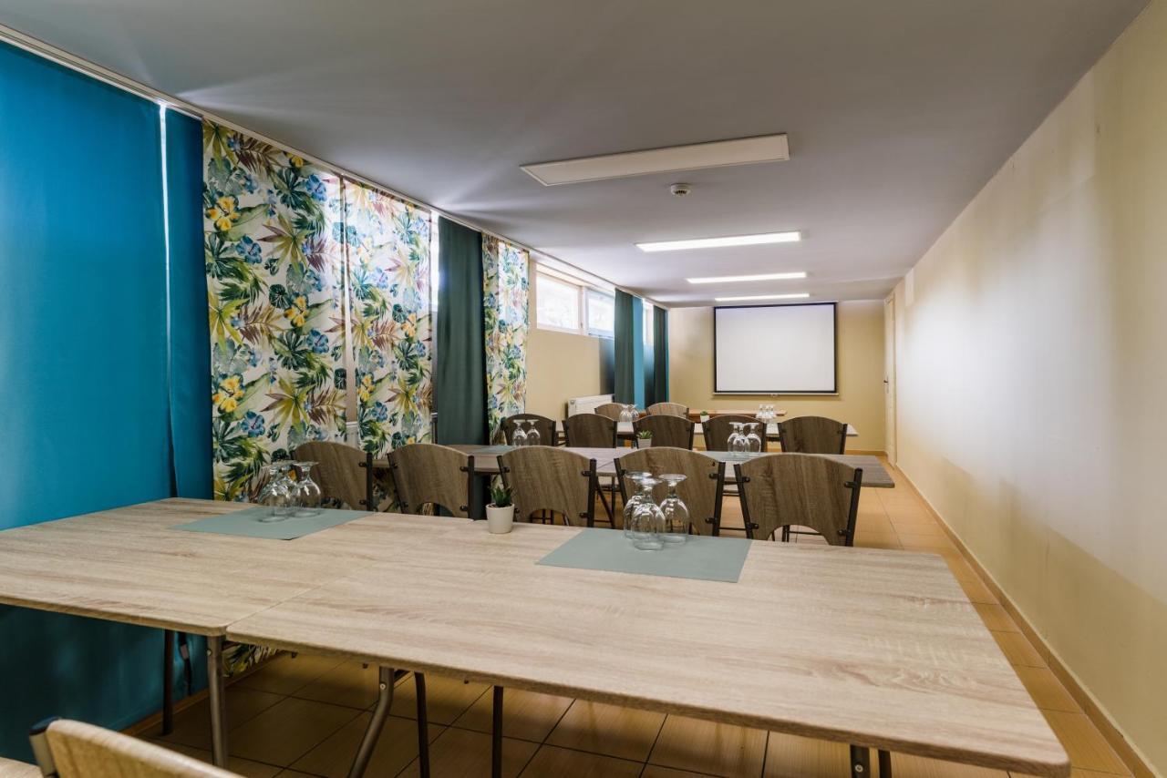 Amstel Hattyu Panzio -Erintesmentes Bejelentkezes Gyor Bagian luar foto